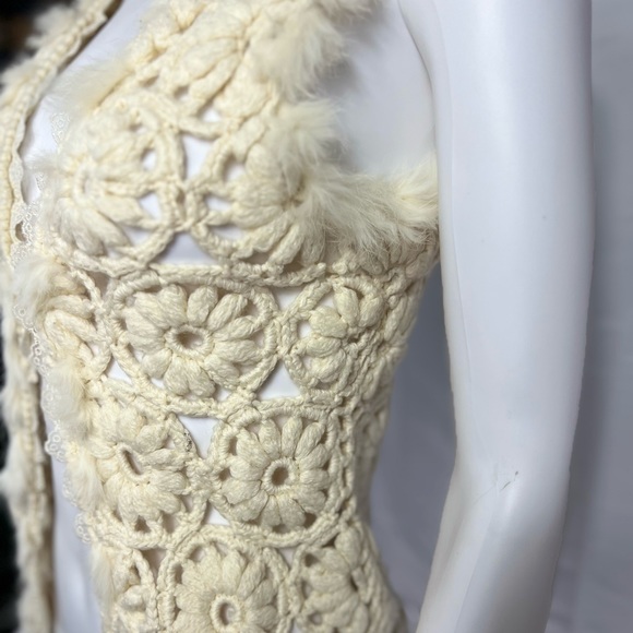 Dolce Cabo | Crochet Vest Rabbit Fur | White | Eyelet Lace Detail | Small - Picture 3 of 5